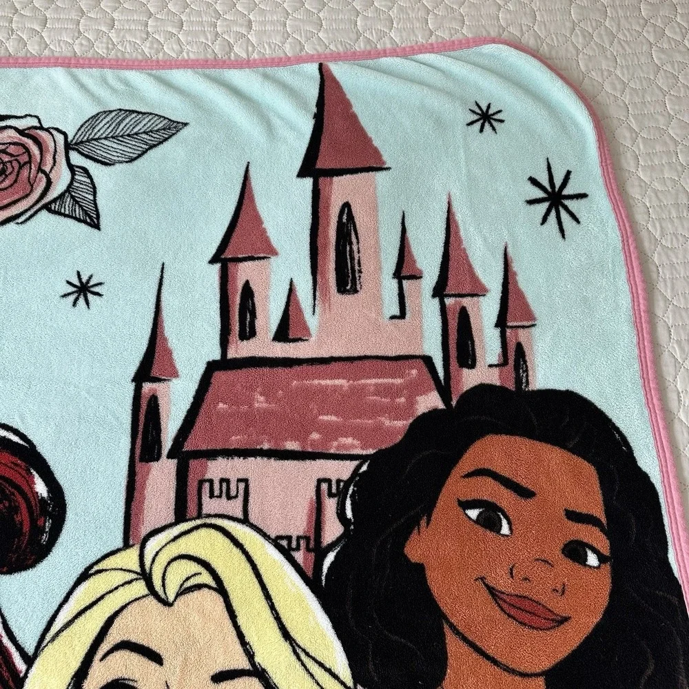 Disney Princess Blanket Ariel Moana Rapunzel Castle Northwest Fleece Throw Pink